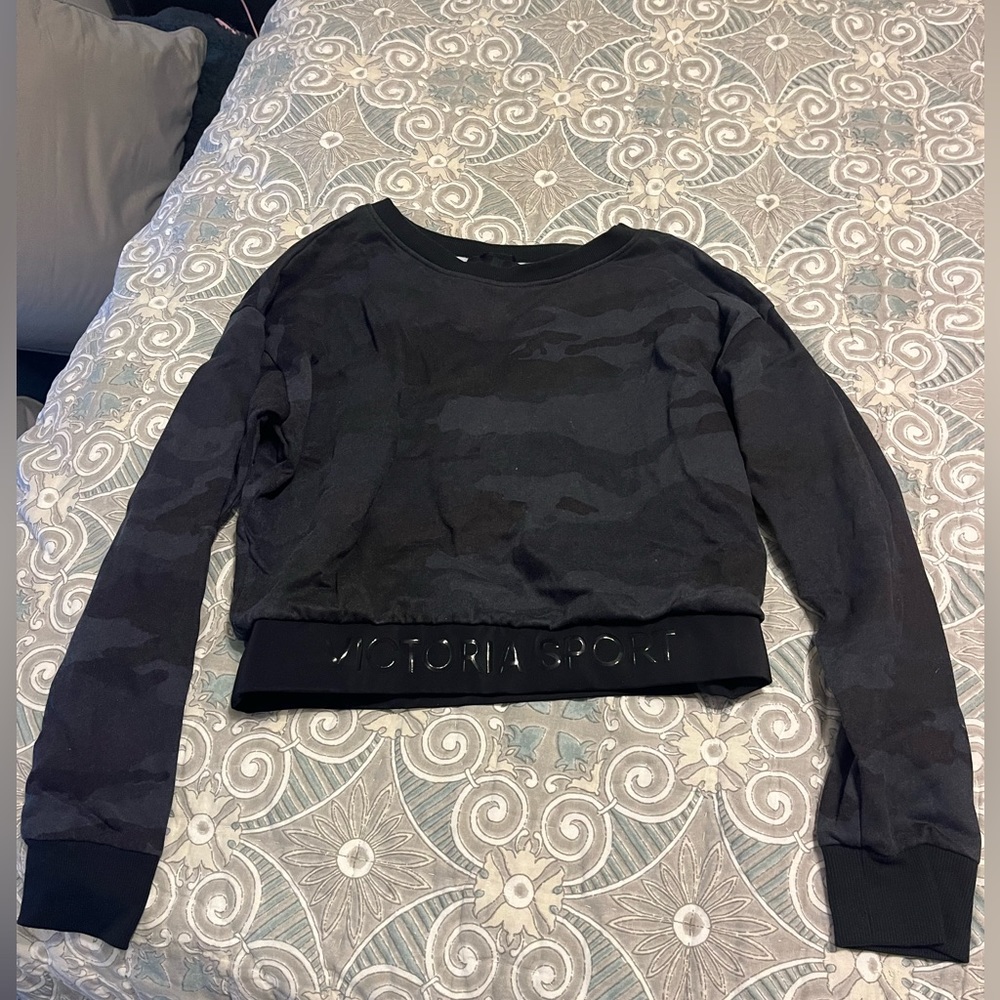 Victoria Sport Crewneck
